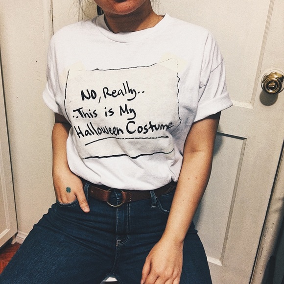 Halloween Graphic Short Sleeve T-Shirt size M-L - Picture 1 of 3